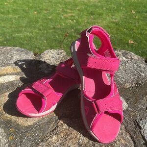 NWOT Merrell youth Panther active sandals